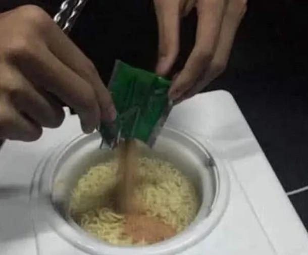 大学生查宿舍违规用品怎么查,大学宿舍被抓到违规物品会发什么