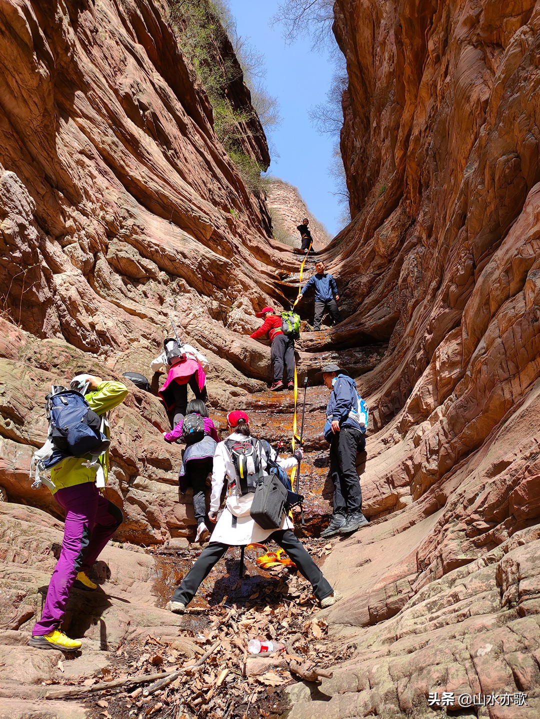 从石家庄到邢台，寻找大自然的鬼斧神工，爬上半个瓮，羞羞阴阳山