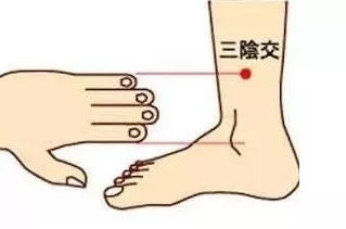 脚后跟干裂像鱼鳞是什么原因,脚后跟鱼鳞状干裂怎么刮