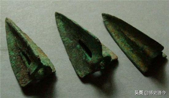 兵马俑中发现诡异箭簇，结构十分精巧，学者：嬴政吞并天下是天意
