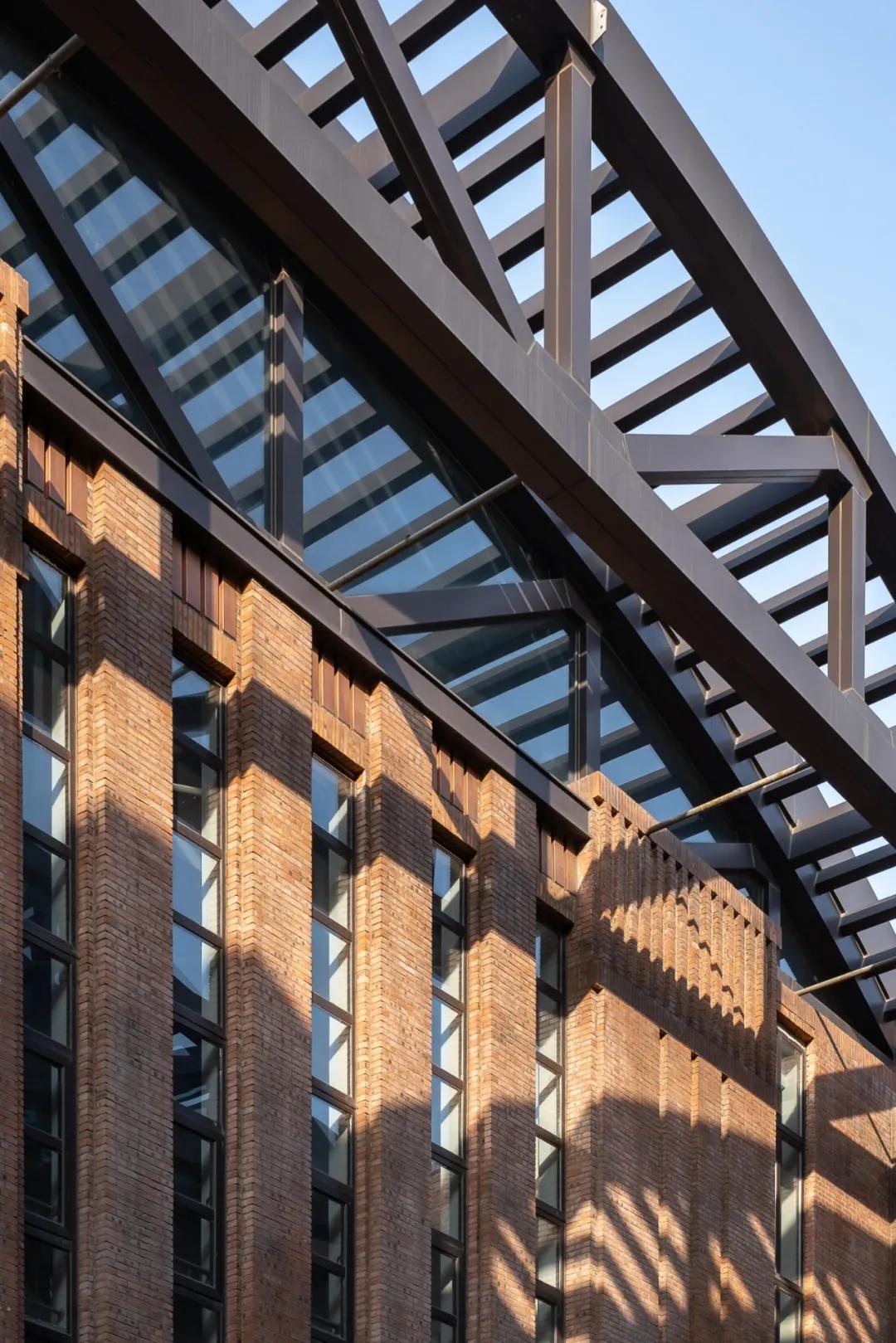 三重转换，天津天拖厂房改造/深圳华汇设计