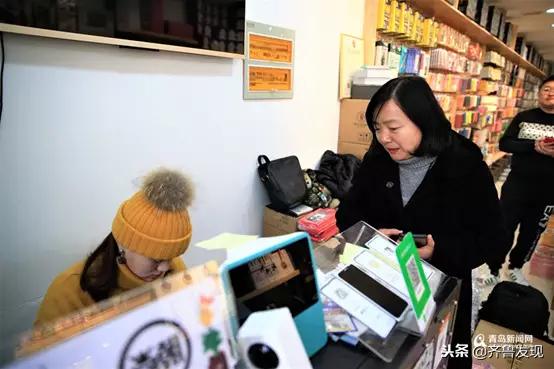 原来你是这样的“最美弯腰女孩”！1分钟系鞋带背后，竟是23年