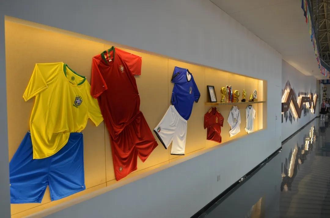 连云港初中封闭式训练营,连云港成人足球训练营招生报名