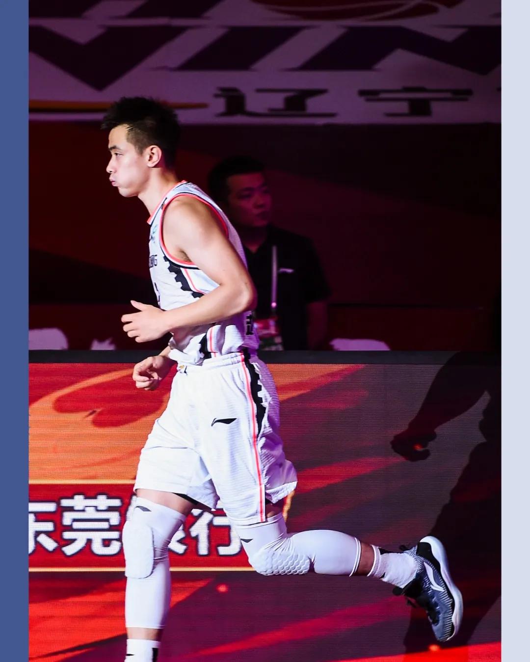 cba今日球鞋上脚一览,今日cba球鞋上脚一览