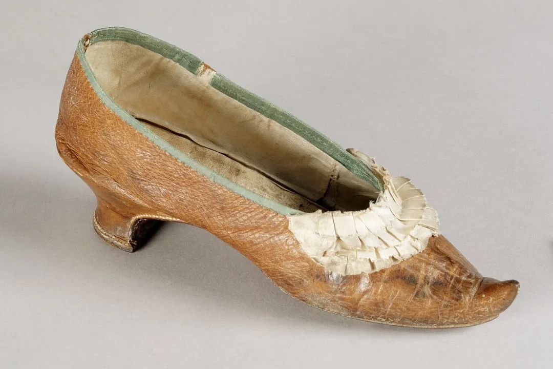 高跟鞋的前世,高跟鞋的前世故事