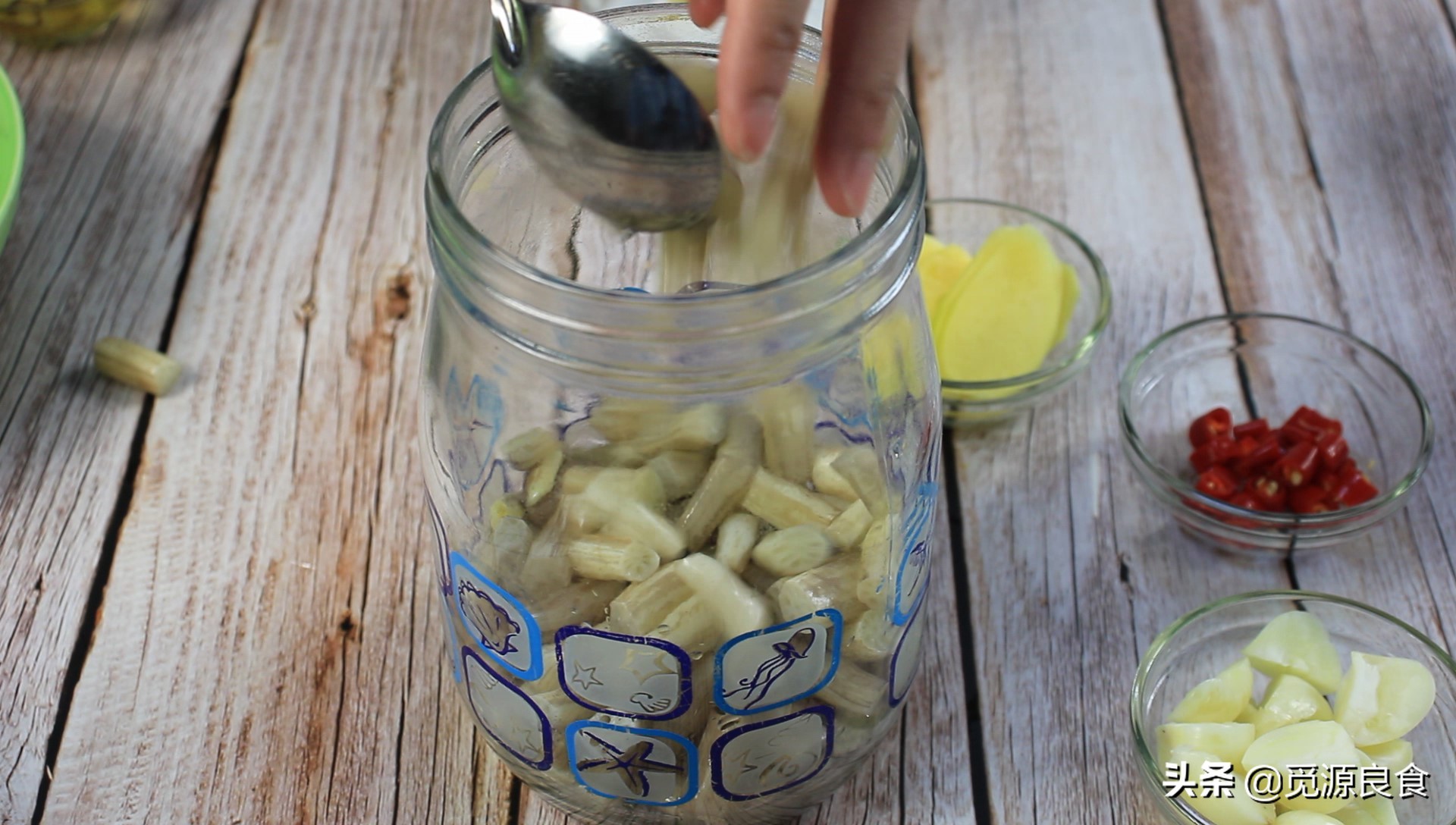 酸辣藕带的正确做法,湖北人这样吃藕带酸辣又脆爽