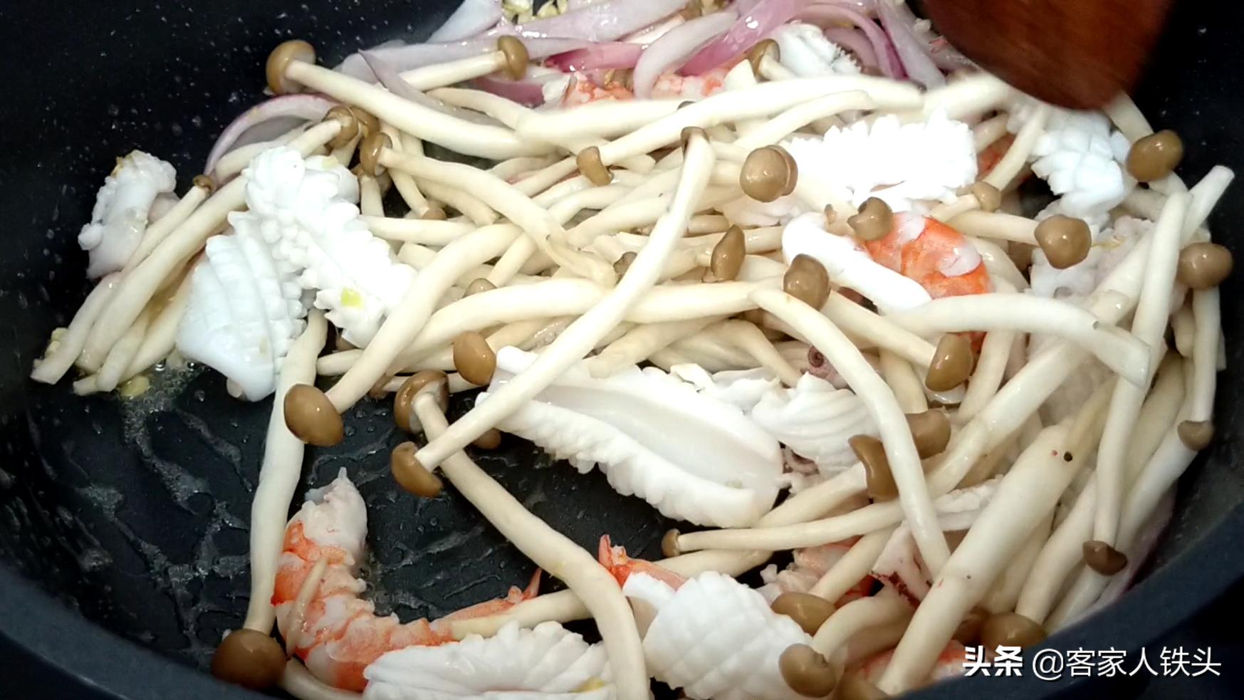 鱿鱼怎么切好吃又好看,青椒炒鱿鱼的鱿鱼要怎么切