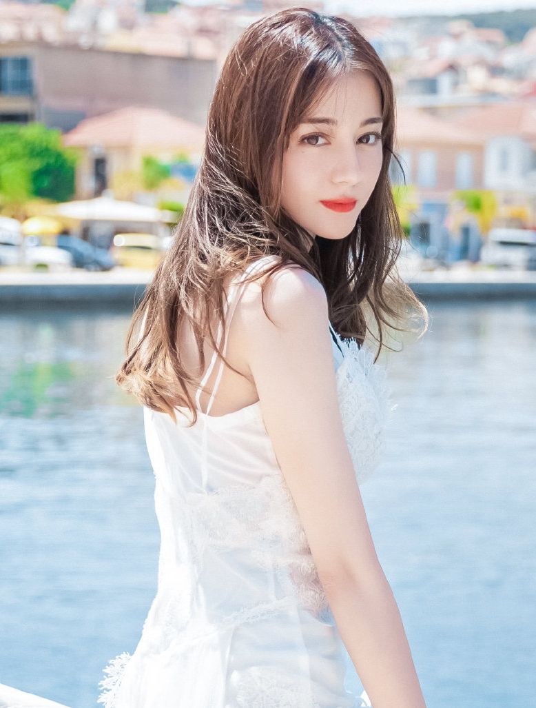 判断你是淡颜还是浓颜,方脸适合化浓妆还是淡妆