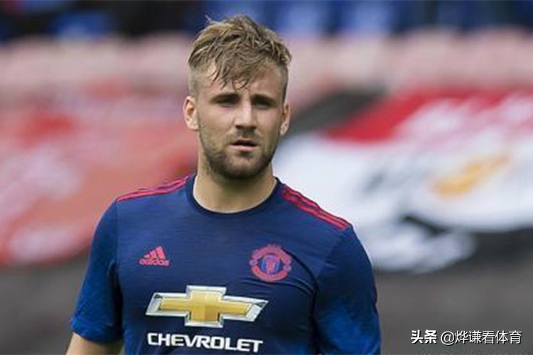 最郁闷的门将!能守得住对方神锋的攻门,却被队友一次次击败!