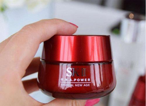 什么牌子的面霜保湿效果最好,什么牌子的面霜最补水滋润抗衰老