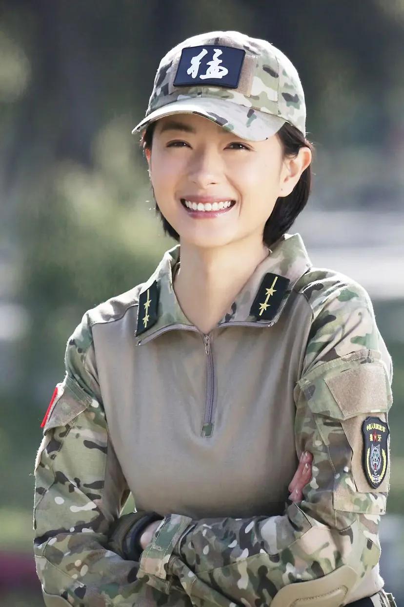 王冰冰和庄晓莹谁漂亮,央视花旦王冰冰