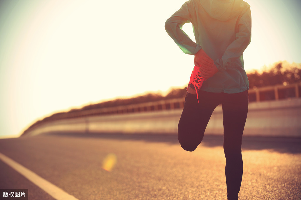 跑步时x型腿怎么矫正,x型腿跑步膝盖疼怎么办