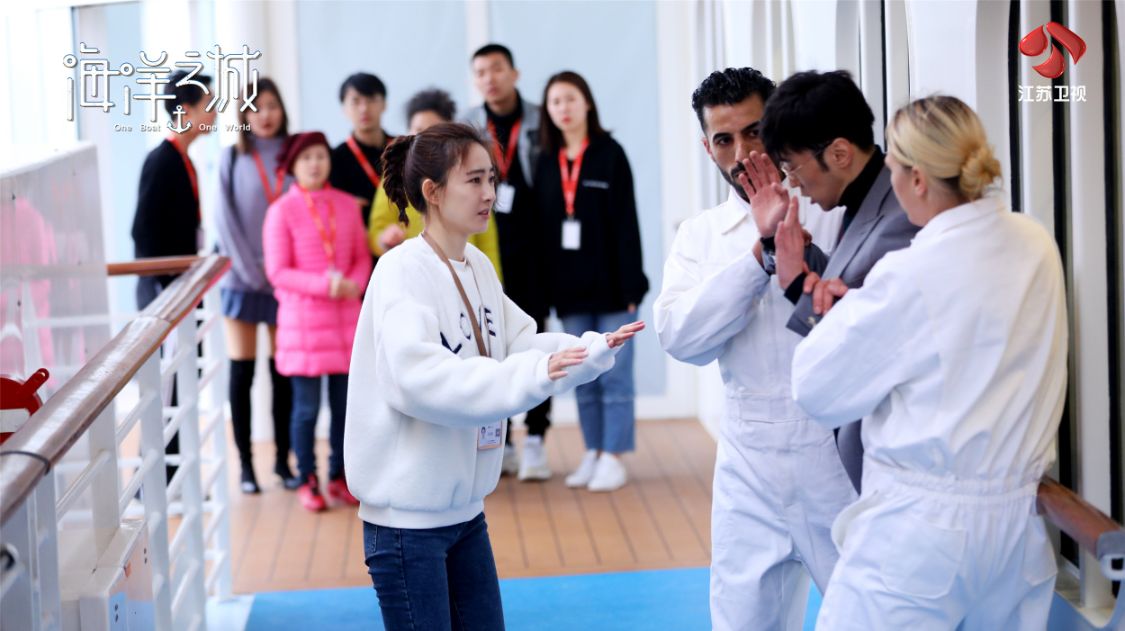 王丽坤上演清新呆萌温暖阳光,王丽坤演戏过程