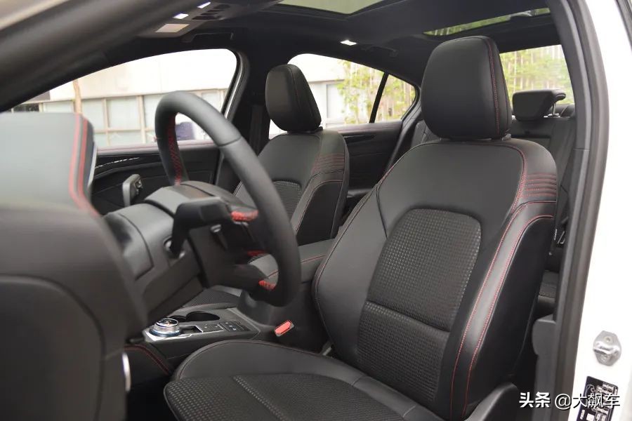 现在的福克斯是几缸,福克斯为什么变得不一样