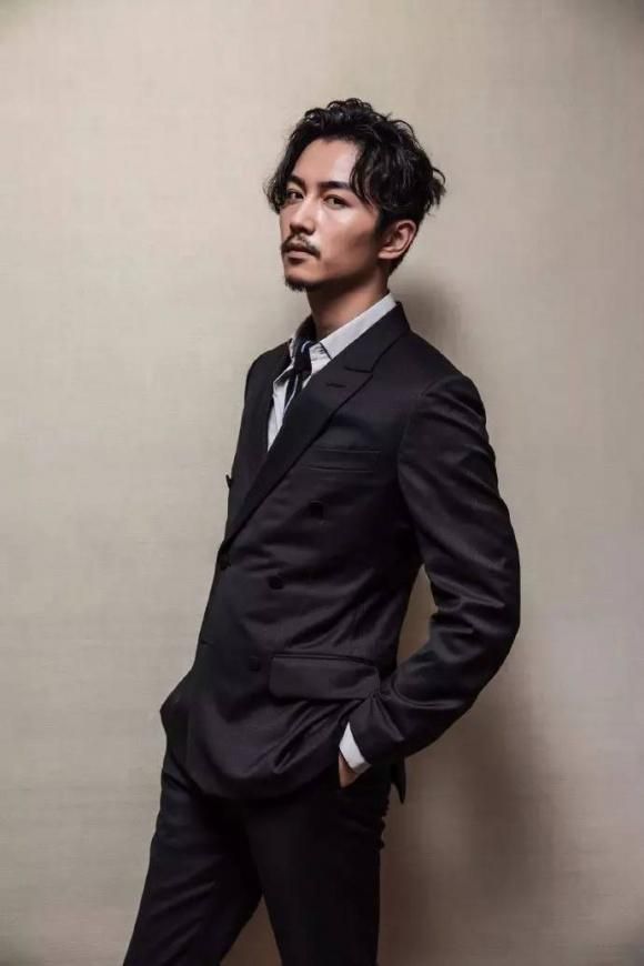 陈晓肌肉写真照,陈晓瑜伽