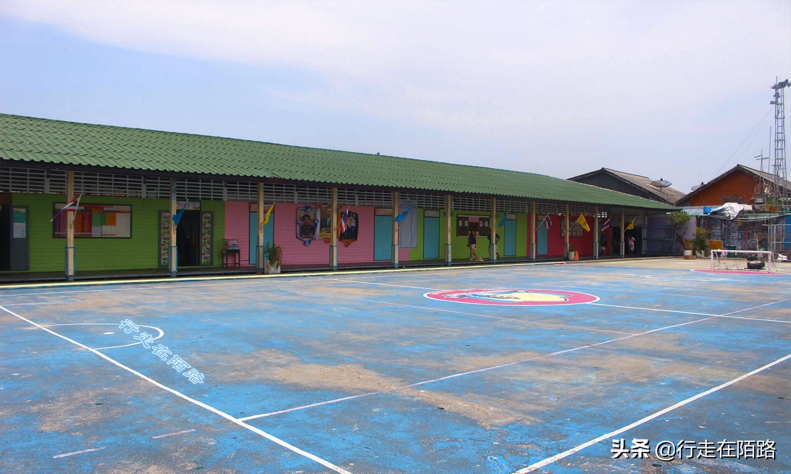 泰国回民村,泰国踩高跷