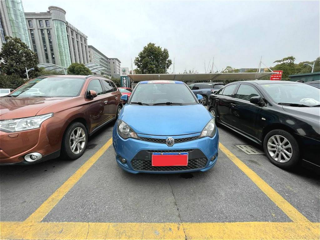 5年后再次坐上这辆MG3，眼角有泪，把酒当歌