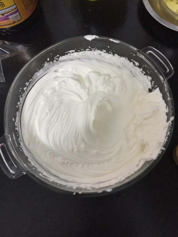 打发过过度的淡奶油怎么处理,打发的奶油冻了怎么补救