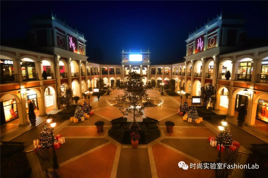 2折起的国际奢品折扣,去到这个意式奥莱小镇就能秒到