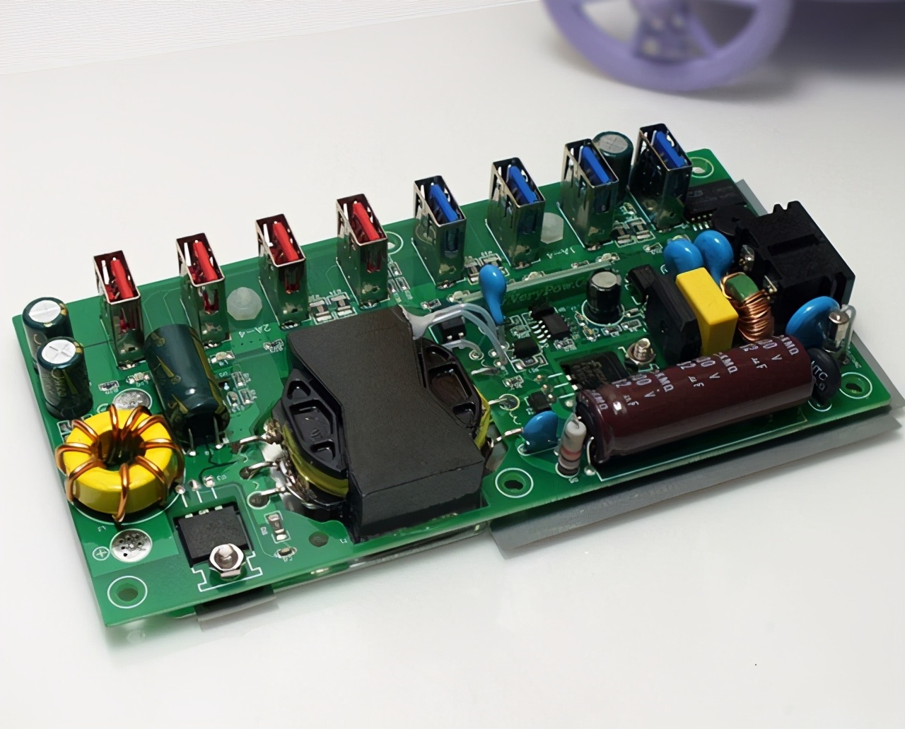 usb5孔快充充电器,usb充电器8口快充