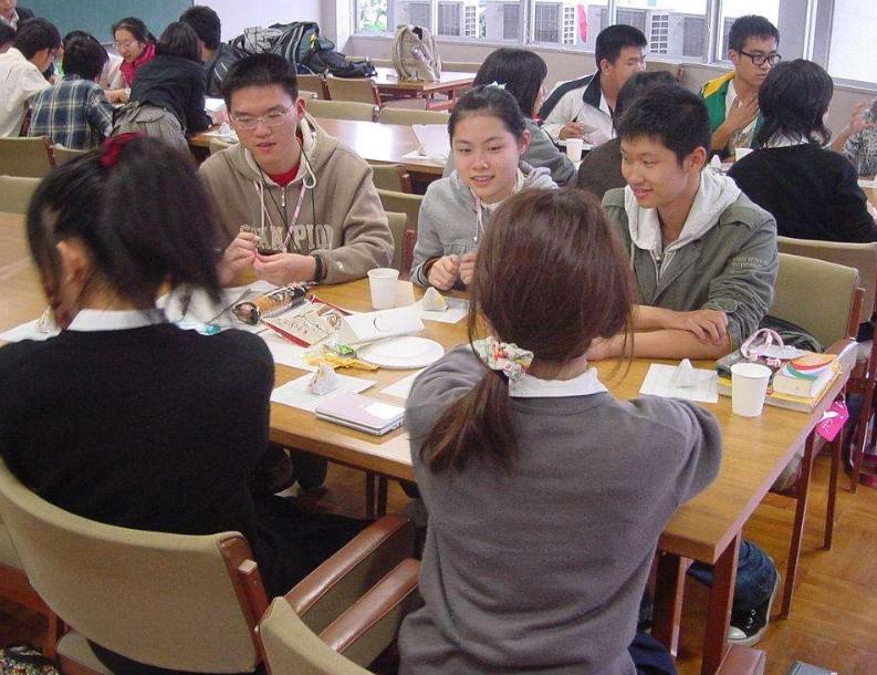 怎么叫都叫不醒的人,高中生睡着叫不醒是什么原因