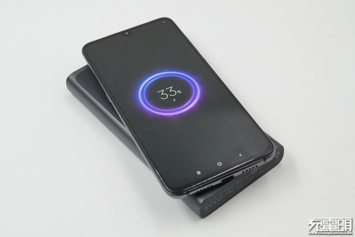 小米无线充电宝10w和30w如何选择,小米充电宝20000毫安50瓦拆箱