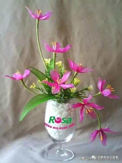 把彩色的*袜丝**套在铁圈上，最后竟然变得这么美（附教程）