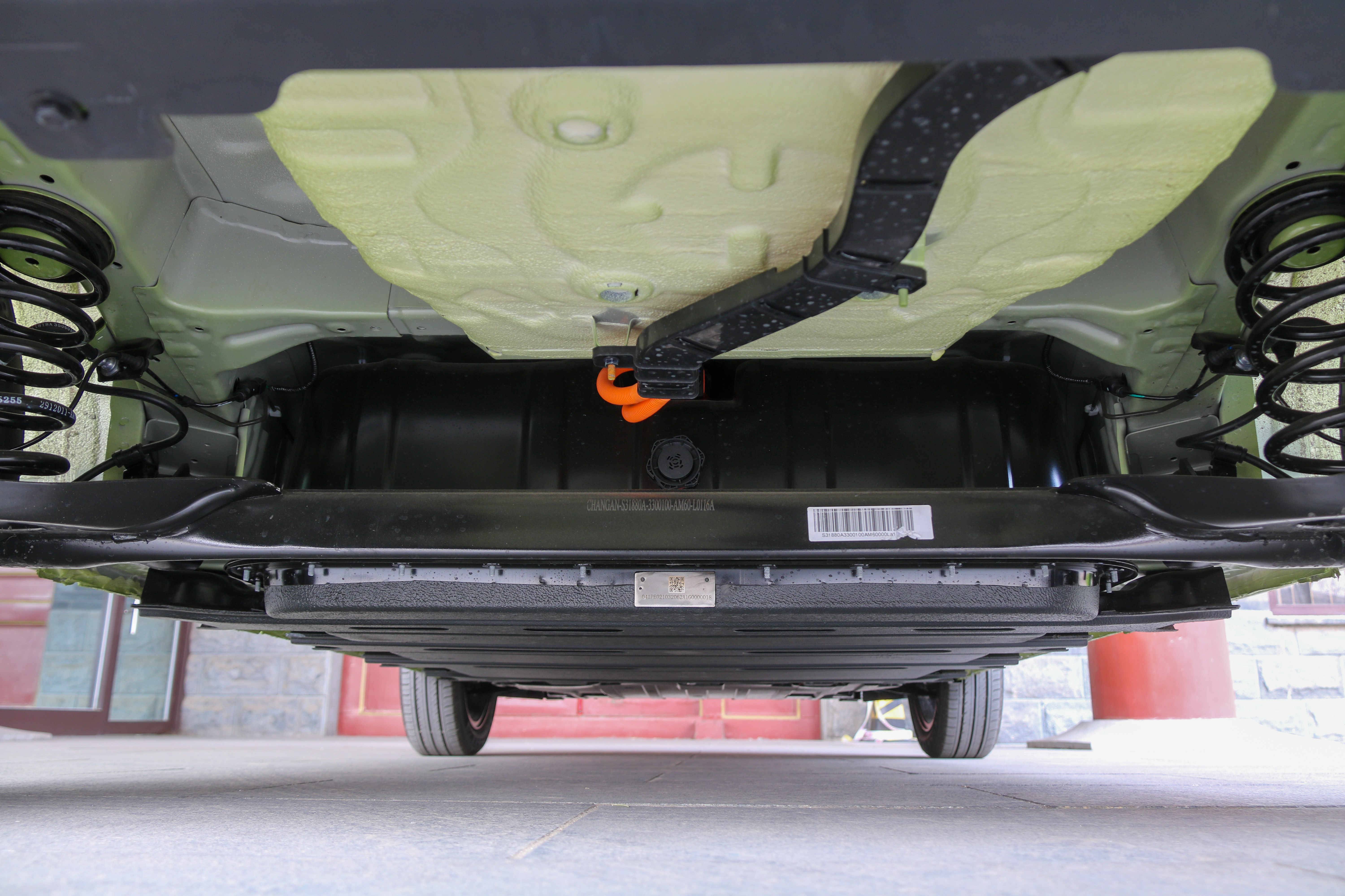 后备箱只放一只鞋,后备箱球鞋