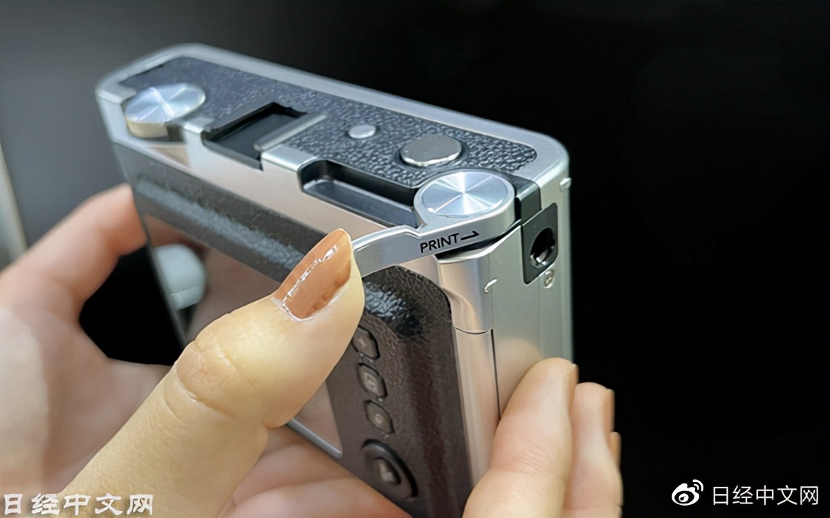 富士拍立得怎么拍复古风格的照片,富士拍立得哪款拍出来有胶片感