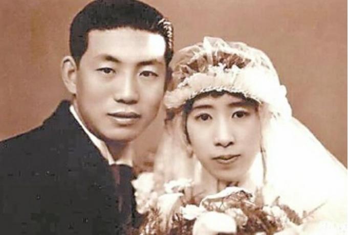 一富商买上海豪宅掩护地下*党**，日军强行搜查，妻子穿和服喝退敌人