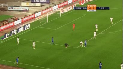 54岁中超“亿元”名帅中场呆坐“拒绝”离开:惨败后1幕令人心疼