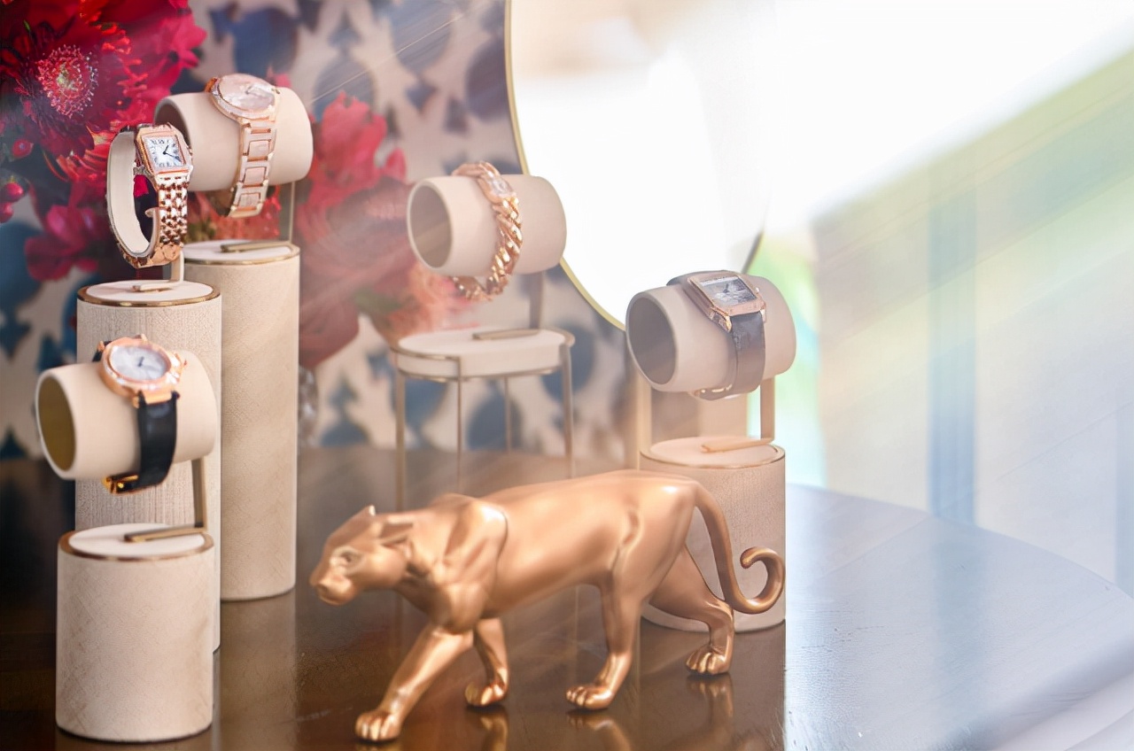 至美深湾，遇见薇妮体雕WENĒE高定华服及卡地亚高级珠宝