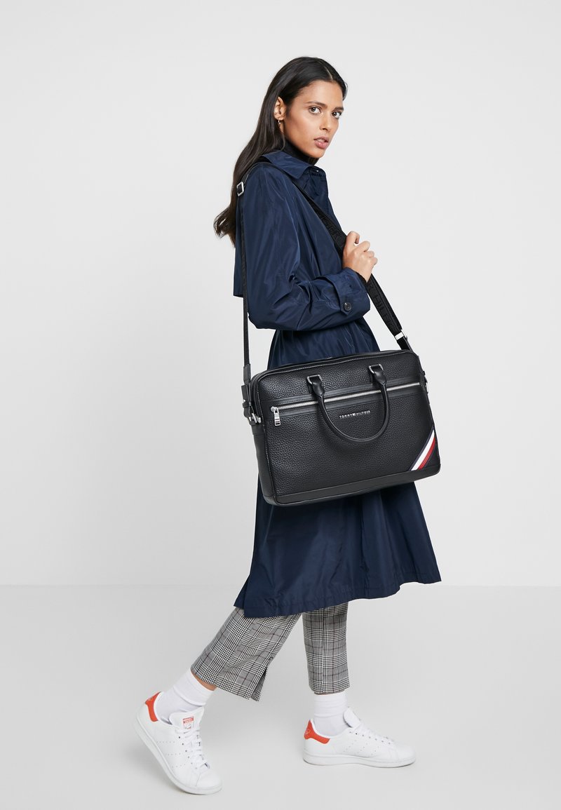 通勤包包推荐轻奢高级感,适合职业女性的包包品牌推荐