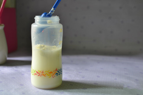 奶粉泡的时候有泡沫好还是没有好,奶粉没喝完最后都是泡沫怎么回事