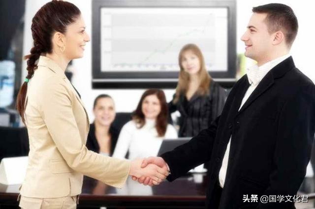 在人际交往中想要获得他人的尊重,在人际交往中一定要注意尊重对方