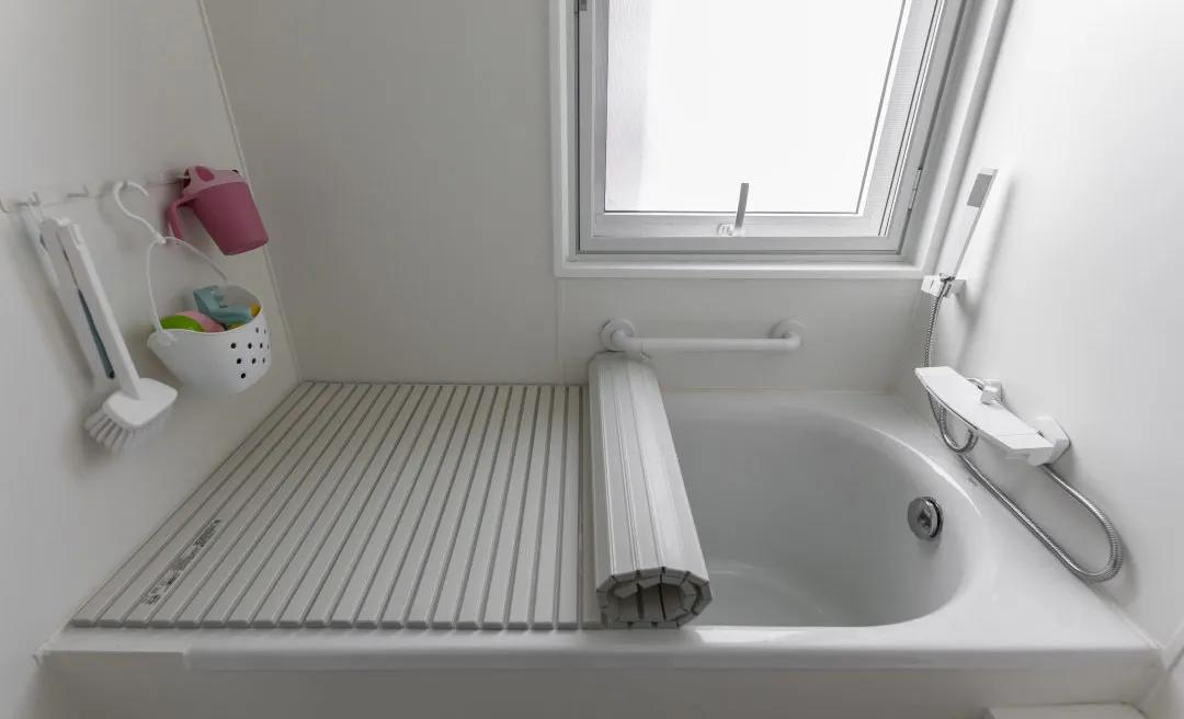 100平现代简约阳台装修风格,125平带阳台简约温馨装修风格