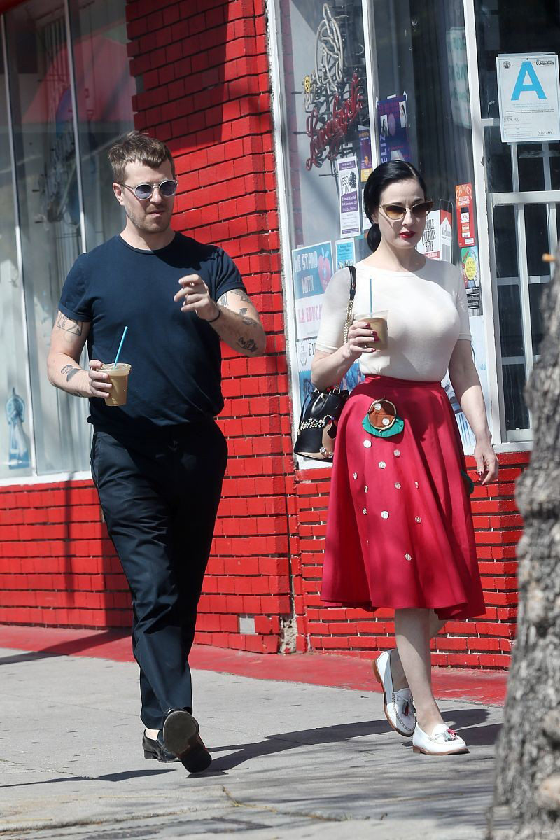 40岁半身裙减龄穿搭,45岁减龄半身裙搭配