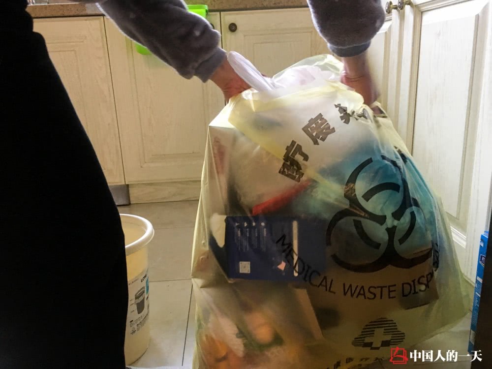 三个女生被困18天,三个女孩被困在密室