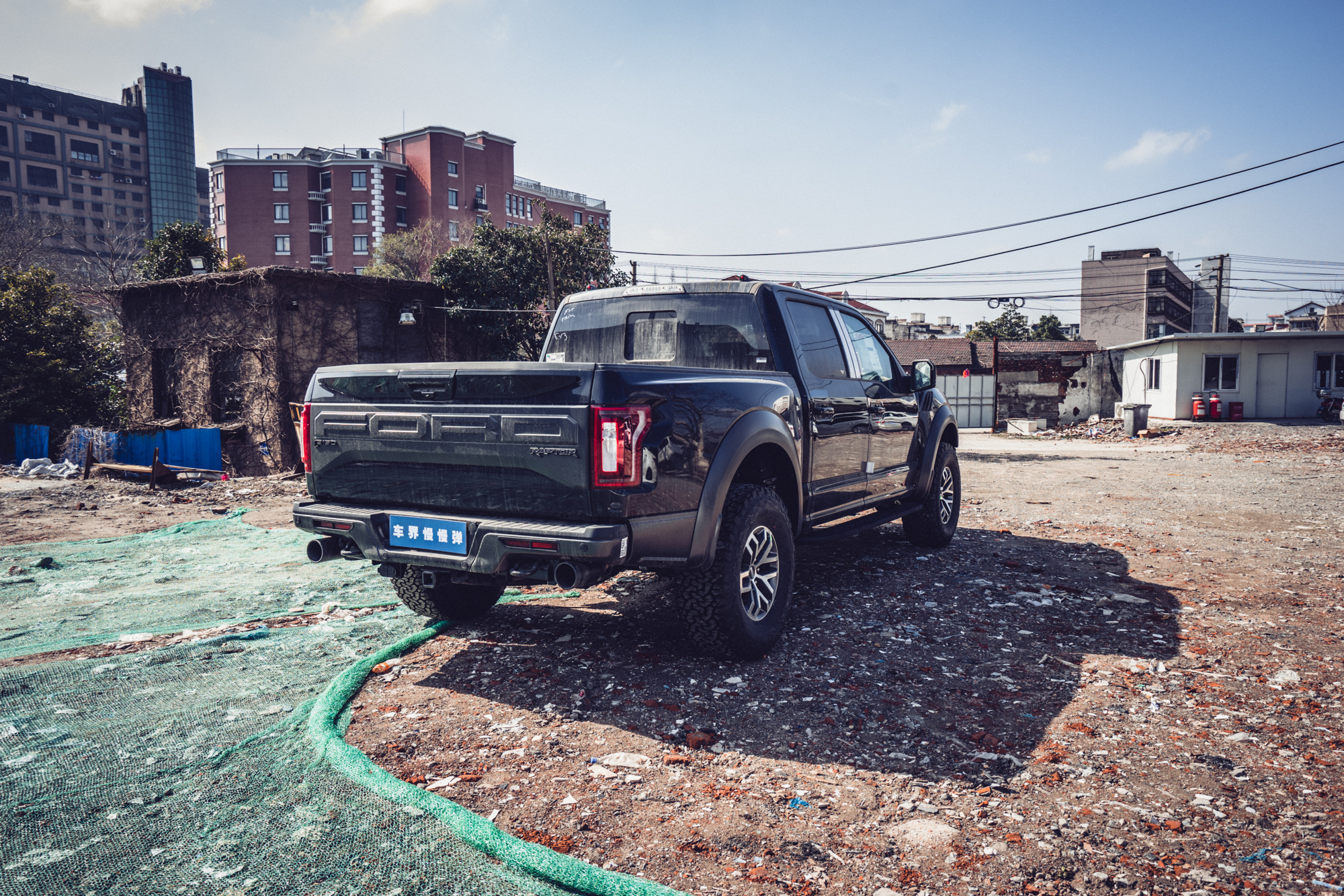 特斯拉cybertruck和福特f-150猛禽,福特猛禽f-150与小皮卡对比图