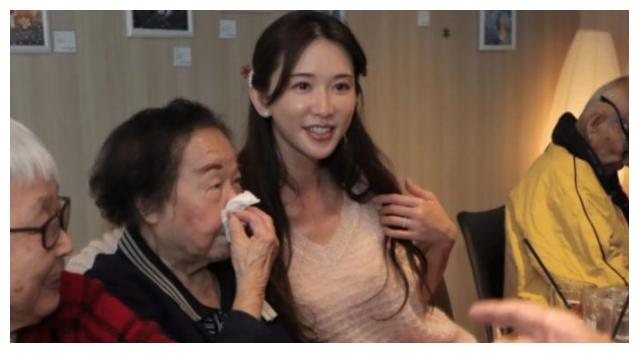 婚后林志玲画风突变,林志玲深v复古造型美艳