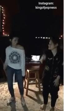 2009年，因父亲杰克逊去世遭受“非议”的帕里斯，今22岁卷土重来