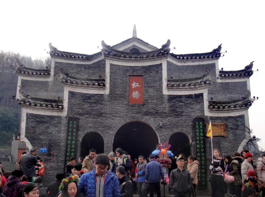 凤凰古城风景优美漂亮,凤凰古城被谁称作是最美的小城