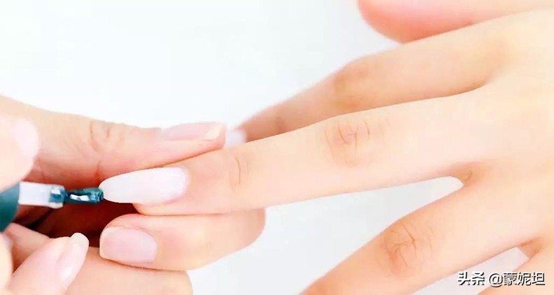 美甲手绘甲油胶简单图案,美甲彩绘新手入门教程上甲