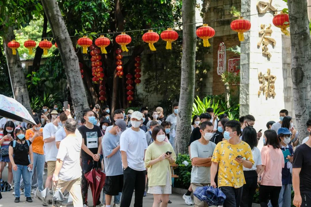 观察病毒需借助什么显微镜,观察病毒必须借助什么显微镜