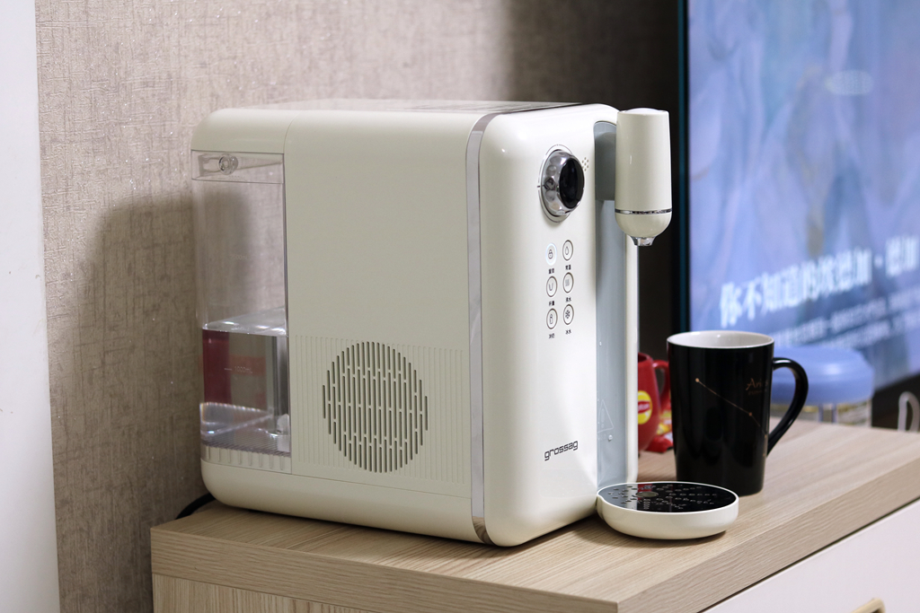 恒温可调半导体制冷水机,grossag和魔凡饮水机哪个好