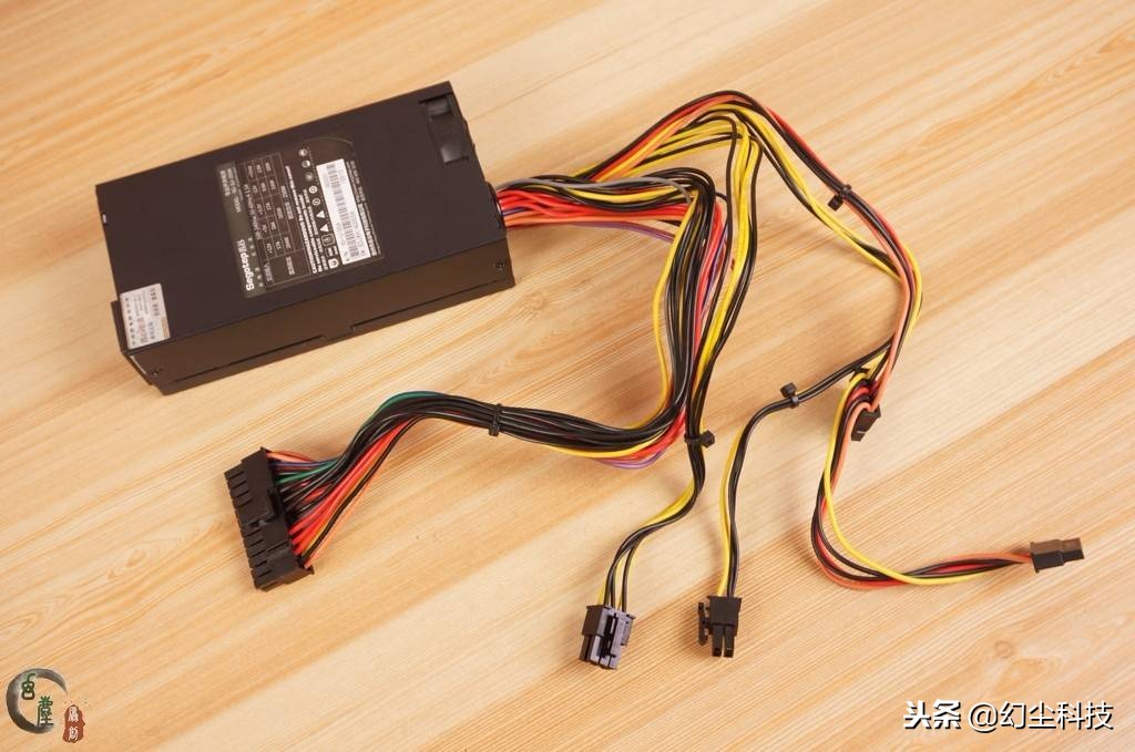 迷你小钢板桌面,电脑迷你小机箱推荐