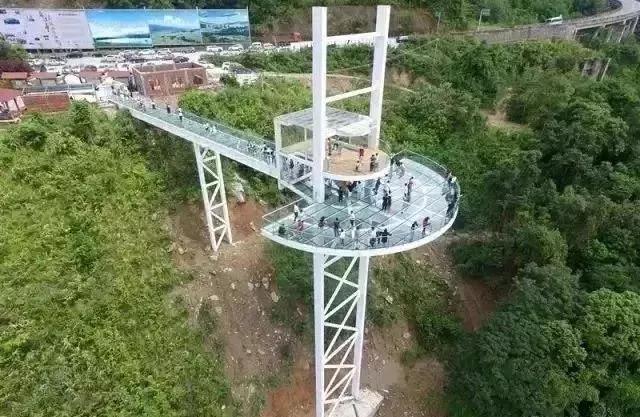 昆明玻璃栈道有哪些,昆明景点之玻璃栈道