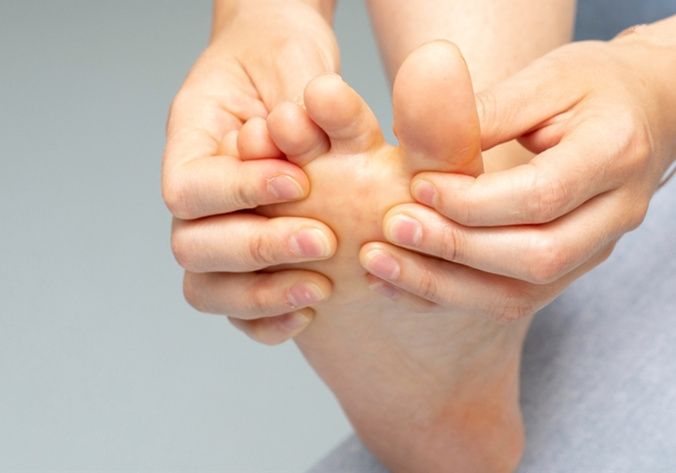 香港灰指甲的治疗方法,香港灰指甲涂什么药最有效