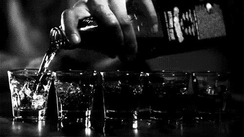 怎么样才能成为一名调酒师,你适合做发型师吗