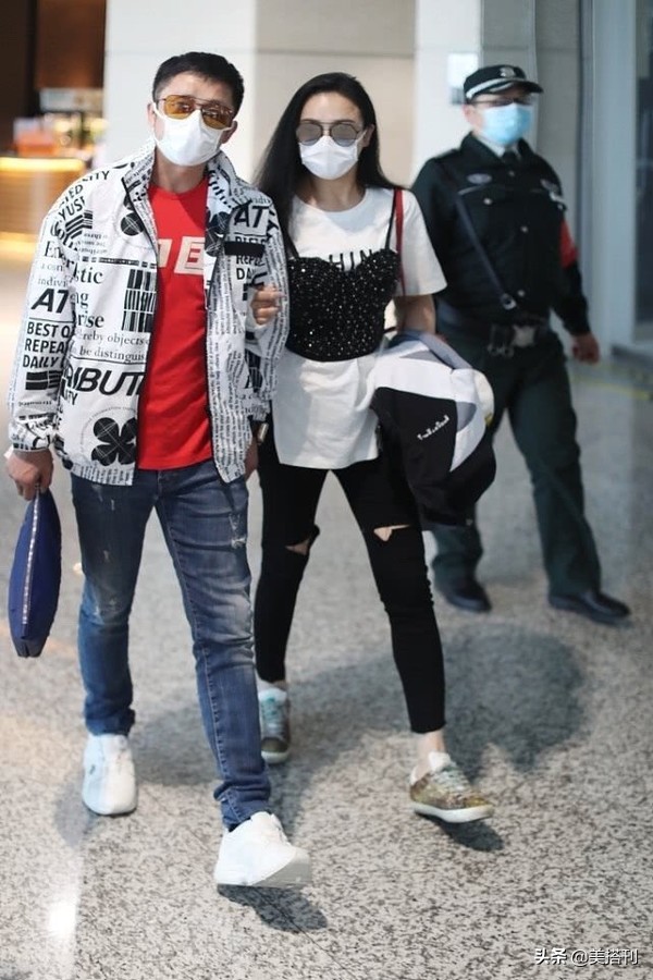 冉莹颖黑色露肩,冉莹颖长款吊带